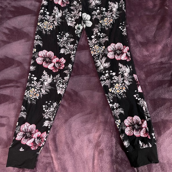 Joggers - Picture 2 of 7